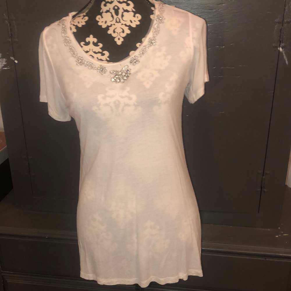 White cotton top with Rhinestone neckline💕